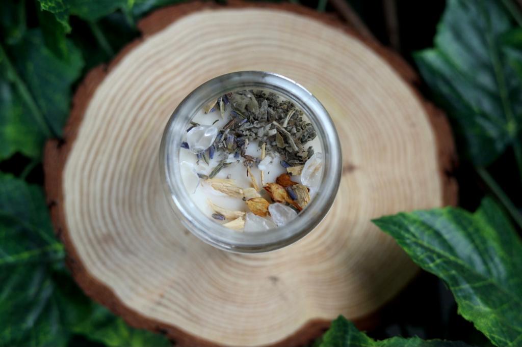 Love Ritual Candle | Soy Wax | 100 gms | With Rare Herbs, Crystals & E ...