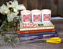 Load image into Gallery viewer, Moringa Fragrance Candle | Soy wax | 170gms | Burning hours 40 |