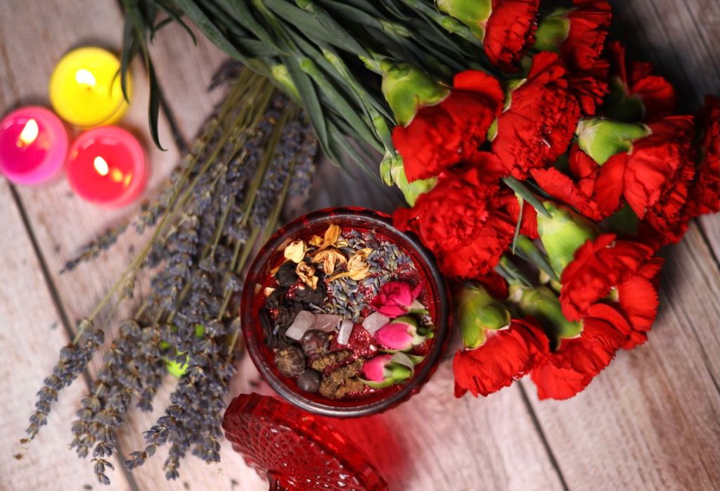 Love Intention Candle | Soy Wax | 200 gms | With Rare Herbs, Crystals & Essential Oils |