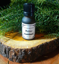 Load image into Gallery viewer, Vetiver Essential Oil
